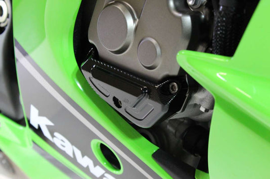 ST1429-4 MP-R-K01.b GILLES RIGHT ENGINE GUARD ZX10RR 20'+