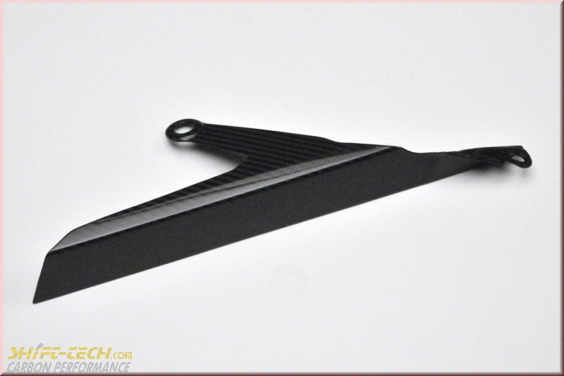 ST1158 FULLSIX CARBON R1/R1M REAR CHAIN GUARD 15'-19' & 20'+ MY-R115-C19
