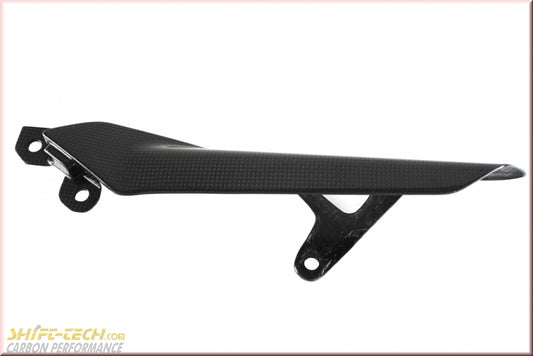 ST1907 FULLSIX CARBON SUPERSPORT 939/95 &1200/S 17'+ REAR CHAIN GUARD - GLOSS MD-SS17-C19 	 ST1907 FULLSIX CARBON SUPERSPORT 939-1200/S 17'+ REAR CHAIN GUARD - MD-SS17-C19
