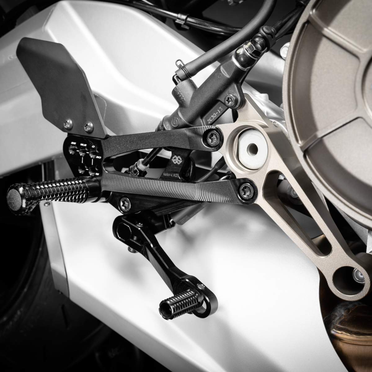 ST494-12 GILLES FXR-A03-B REARSETS RS660