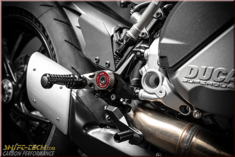 ST177-13 GILLES REARSETS STREETFIGHTER V2 MUE2-D03-B