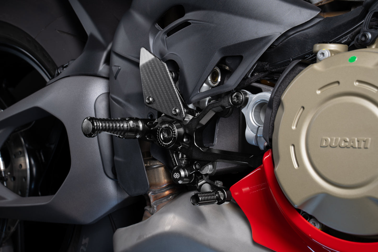 ST177-25 GILLES TOOLING MUE2-D04-B REARSETS PANIGALE V4 25'+