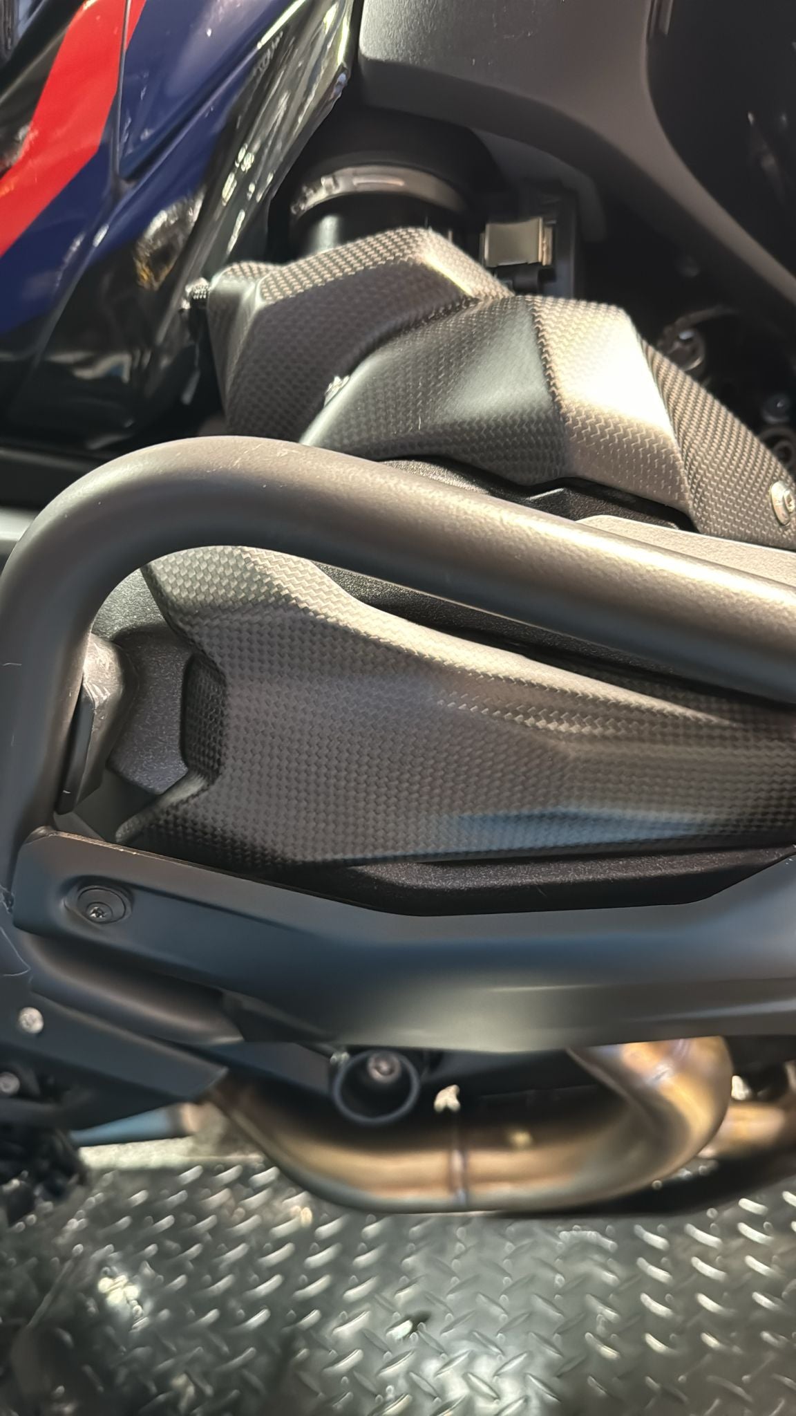 ST4108-2 SHIFT-TECH CARBON SHIFT/CAM COVER SET R&L R1300GS TWILL GLOSS