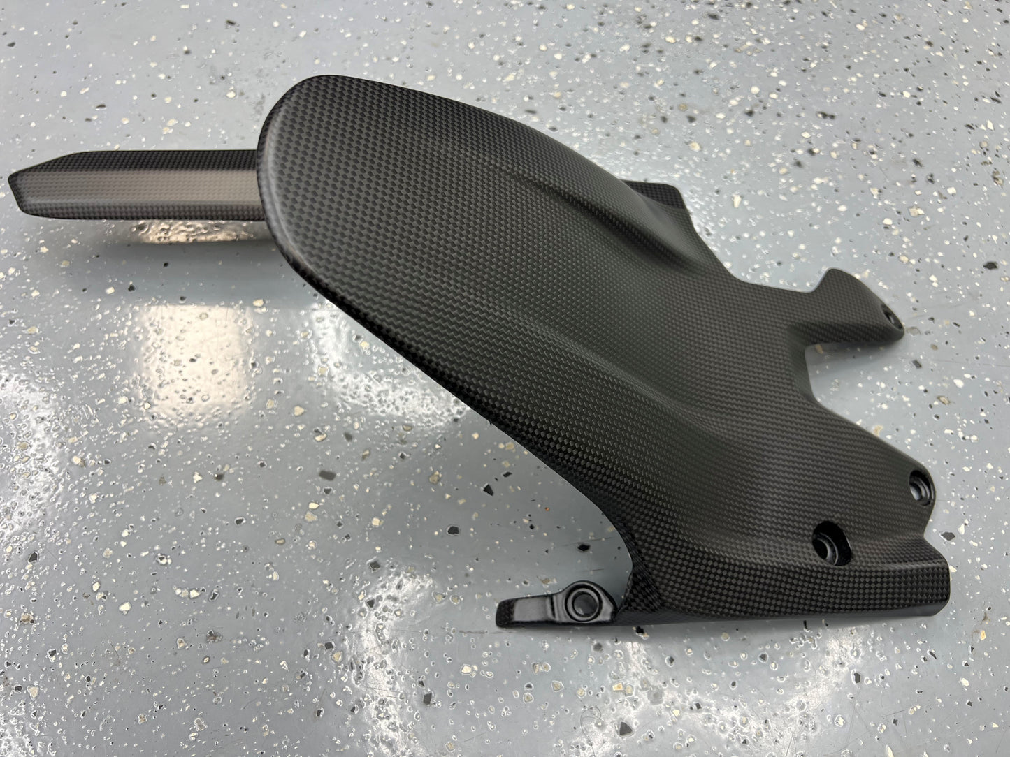 ST2025-V2-1 CARBON FIBER HUGGER/REAR FENDER WITH CHAIN GUARD PANIGALE V2/S 25'+ SATIN