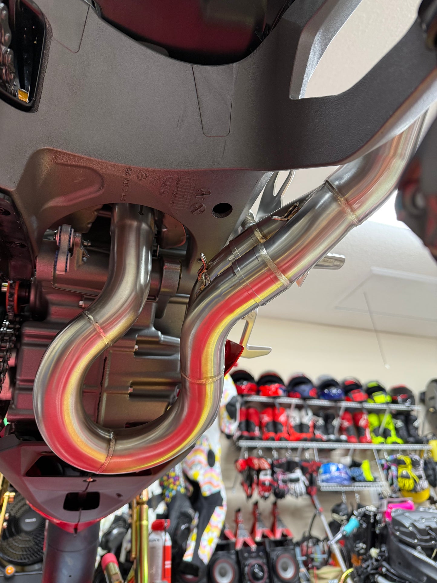 ST2017-19 SHIFT-TECH RACING CAT DELETE MID PIPE PANIGALE V2 25'/26’+