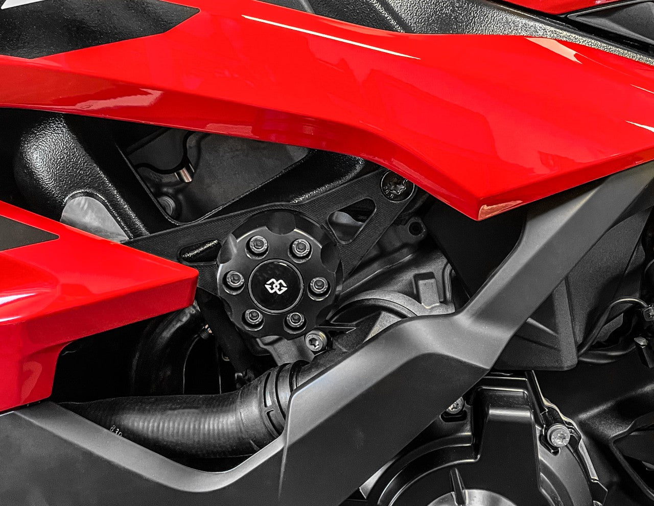 ST511-61 GILLES TOOLING IP-BM12-B FRAME SLIDER KIT S1000RR 23'/24'/25'+