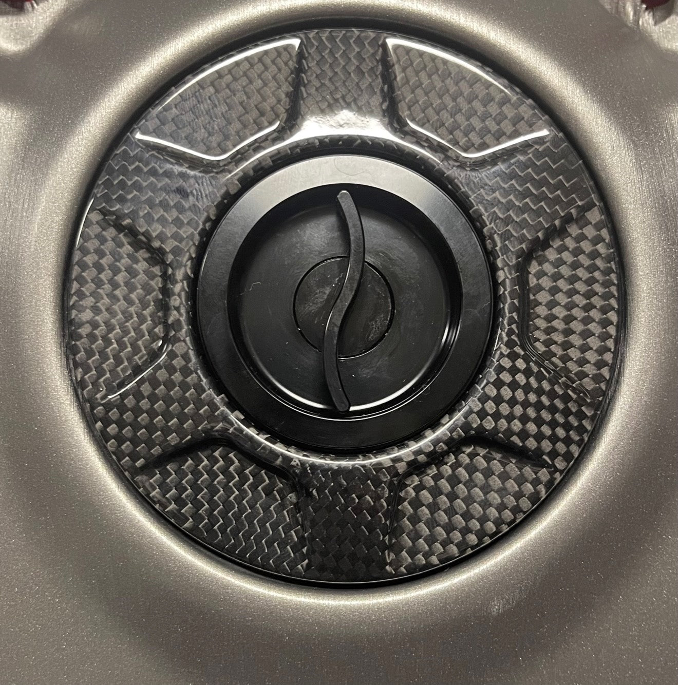 ST1286-3 TDF.06 TWM CARBON FIBER GAS CAP