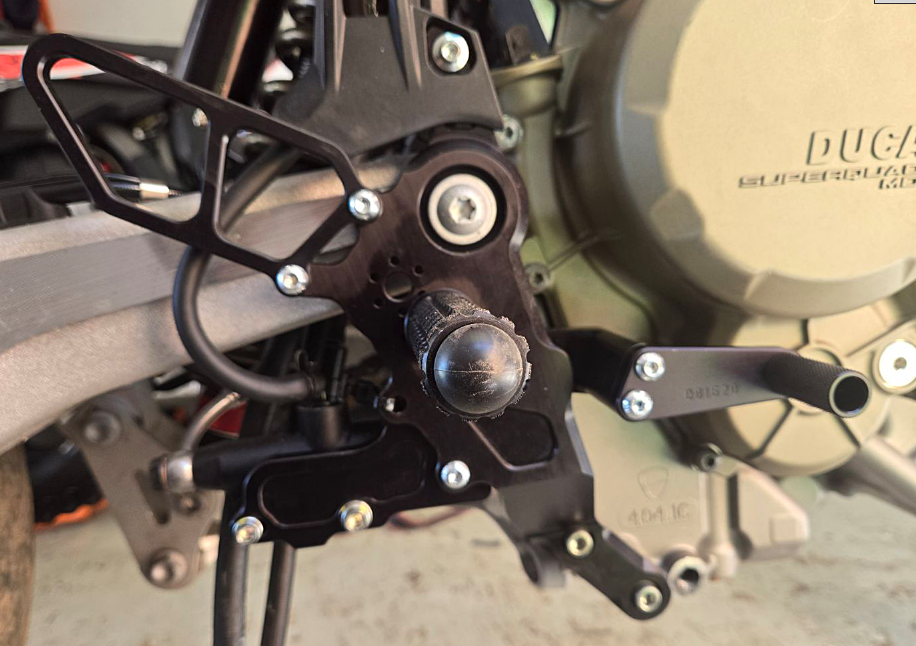 ST4050-17 WOODCRAFT RACE REAR SETS HYPERMOTARD 698 MONO STANDARD OR GP SHIFT