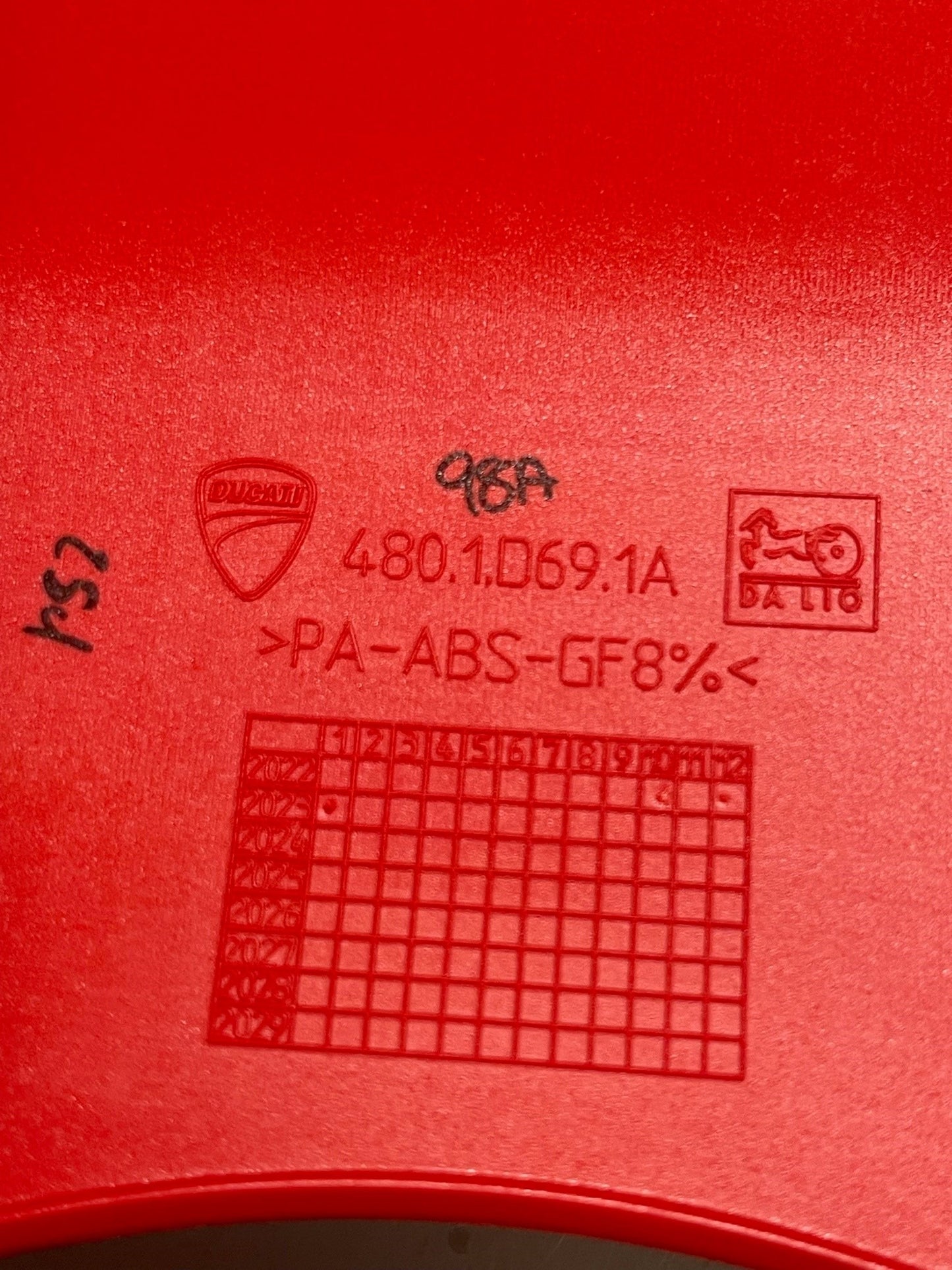4801D691AD Tank Cover Red 23' SF V4