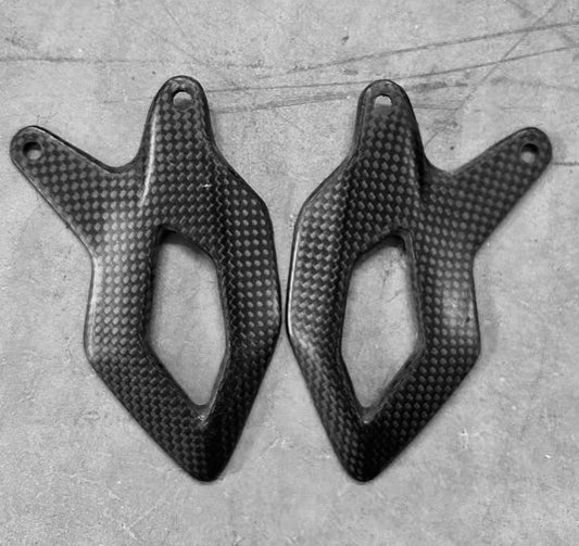 ST2025-V2-2 STC CARBON FIBER SPROCKET COVER PANIGALE V2/S 25'+ SATIN