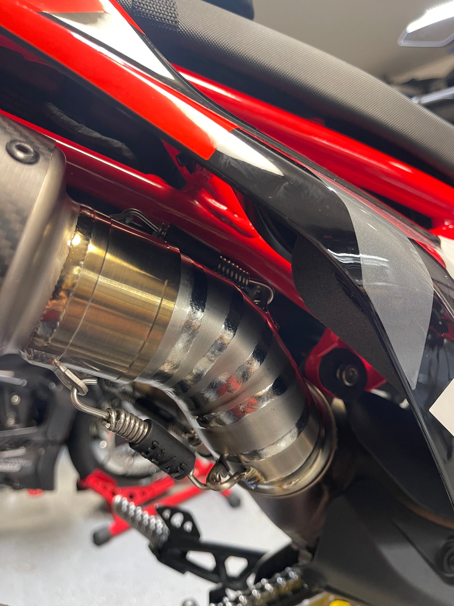 ST3342 SHIFT-TECH CARBON/TITANIUM SLIPON EXHAUST KIT HYPERMOTARD 698 MONO