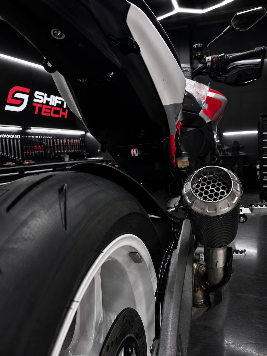 ST2026 Shift-Tech Hypermotard 890 V2 26’ + GP Hypertension Low Mount Slipon Exhaust Kit