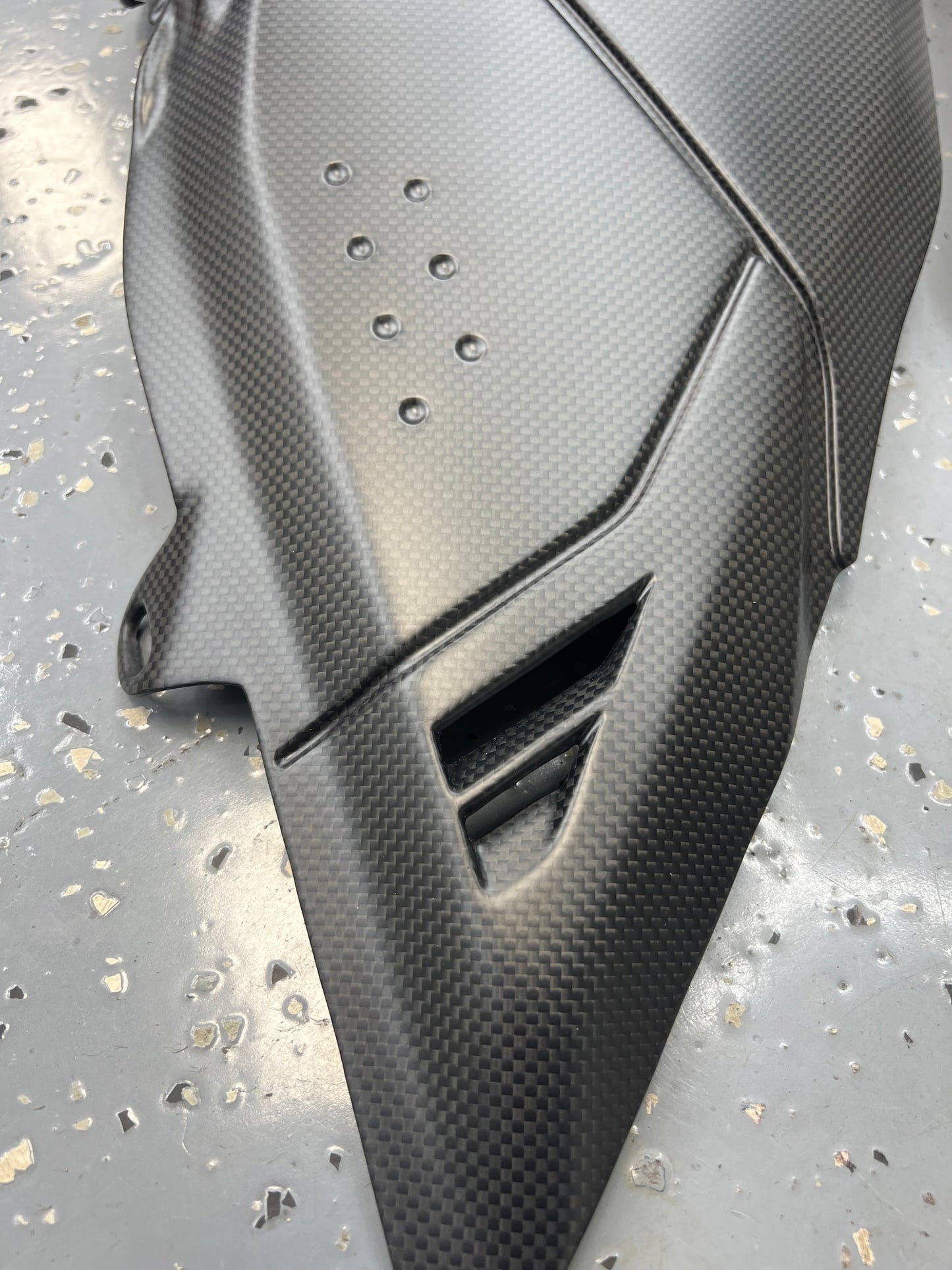 ST4069 STC CARBON TANK PANEL SET RIGHT & LEFT  HYPERMOTARD 698