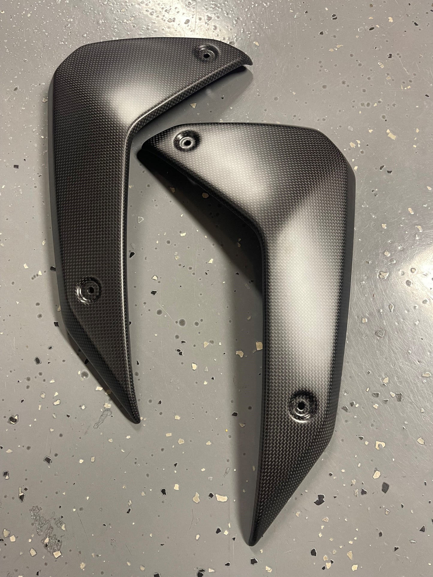 ST4104-2 SHIFT-TECH CARBON RADIATOR SIDE PANELS R&L  BMW  R1300GS TWILL GLOSS