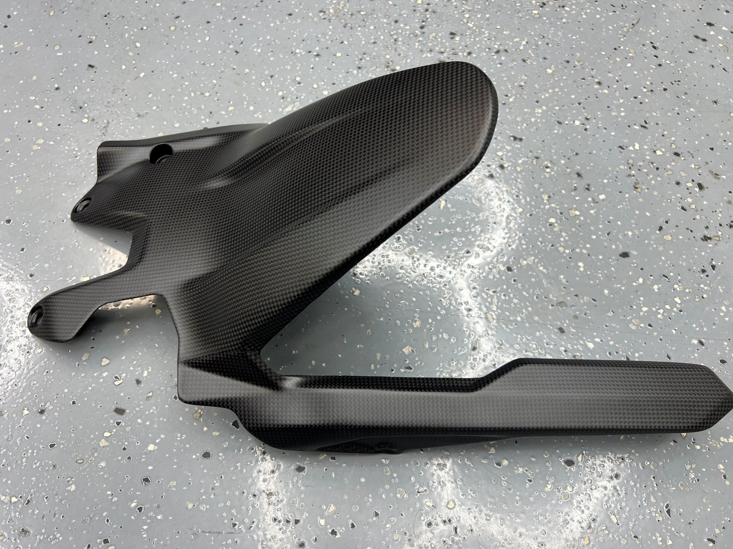 ST2025-V2-1 CARBON FIBER HUGGER/REAR FENDER WITH CHAIN GUARD PANIGALE V2/S 25'+ SATIN